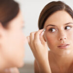 Jak si zkrášlit obočí. Make-up na obočí krok za krokem