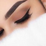 Je možné aplikovat dlouhotrvající make-up na obočí za pomoci levné kosmetiky?